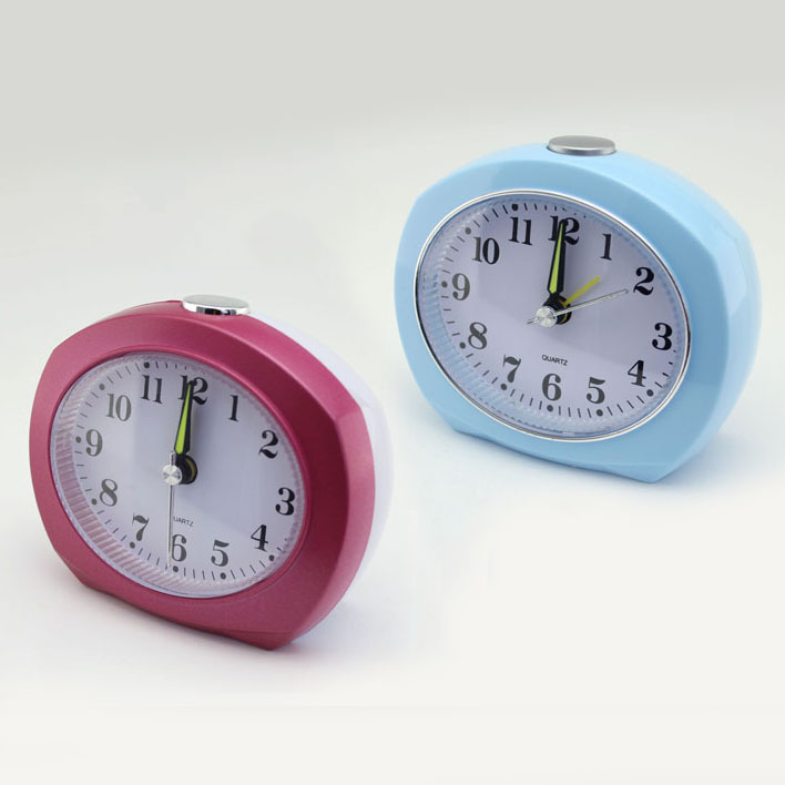 Quartz analog alarm clock with light 2930