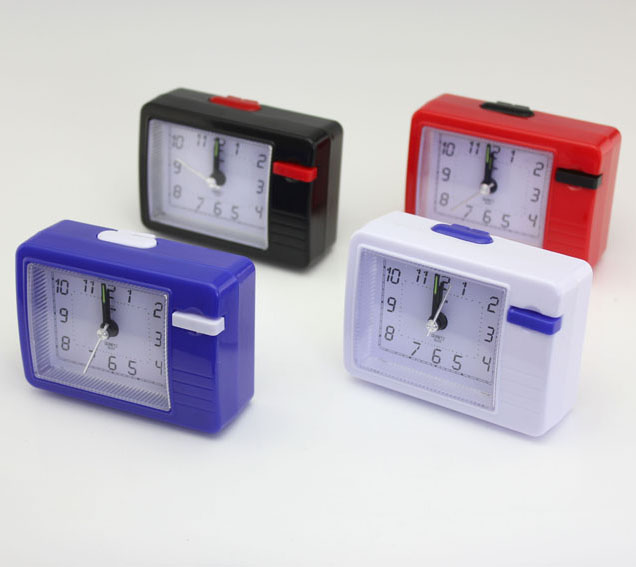 #2136 Quartz analog alarm clock with light - Mini TV alarm clock