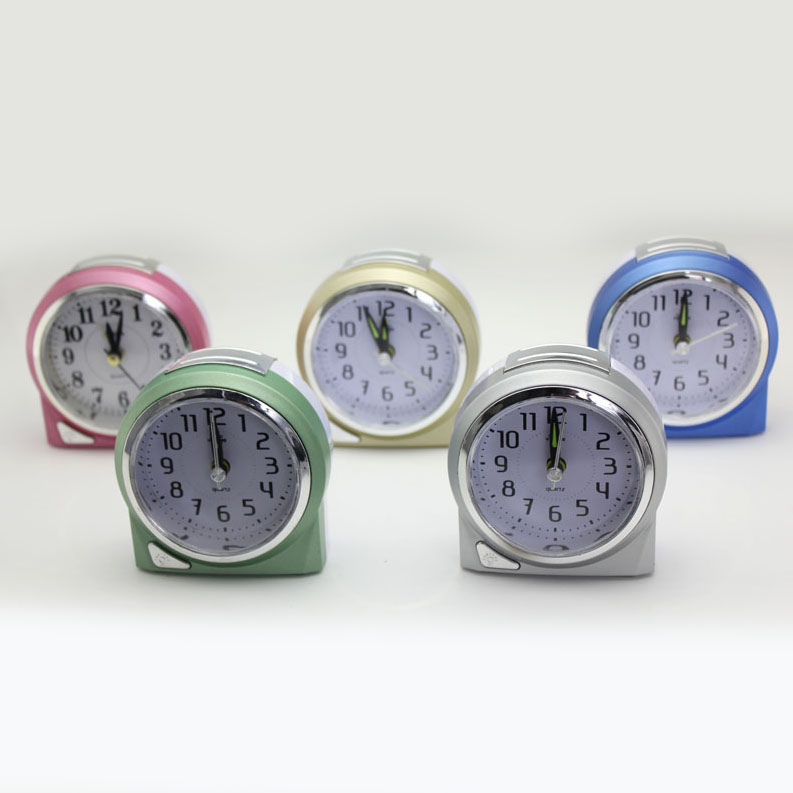 #2790 #24517 Quartz Analog Alarm Clock With Light 