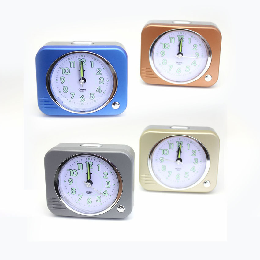 2907 #24522 Quartz Analog Alarm Clock With Light  